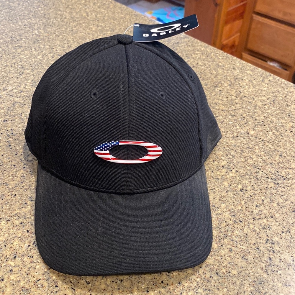 Brand new Oakley hat
